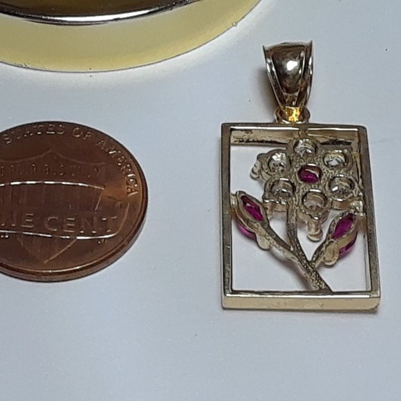 Estate 1.25ctw Lab Created Ruby & CZ Flower Framed 14Kt Yellow Gold Pendant17955 - Picture 5 of 6
